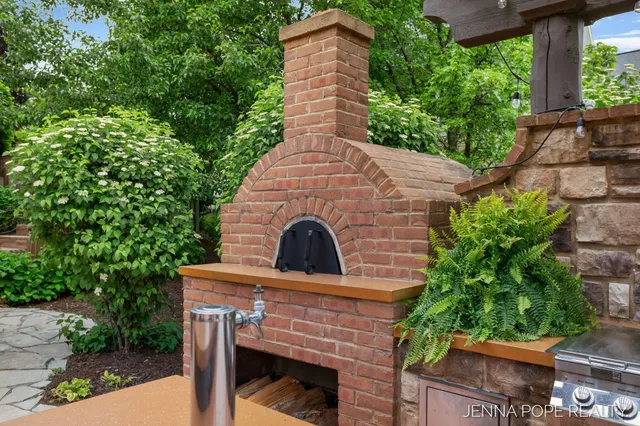 $1,199,900 | 15742 Grand Point Drive, Grand Haven, MI 49417