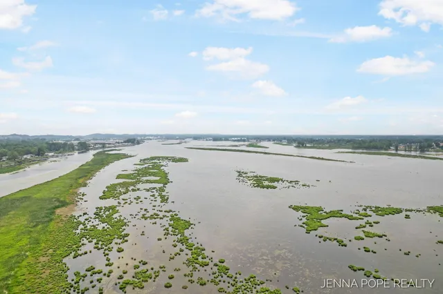 $1,199,900 | 15742 Grand Point Drive, Grand Haven, MI 49417