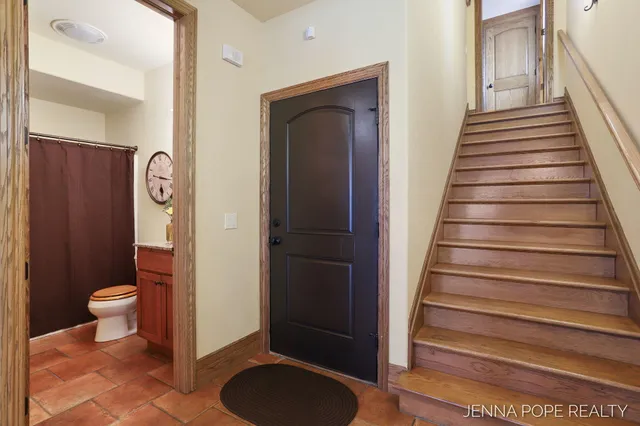 $1,199,900 | 15742 Grand Point Drive, Grand Haven, MI 49417