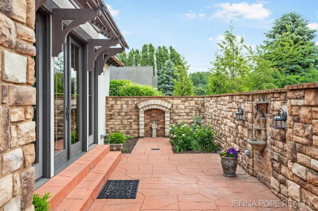 $1,199,900 | 15742 Grand Point Drive, Grand Haven, MI 49417