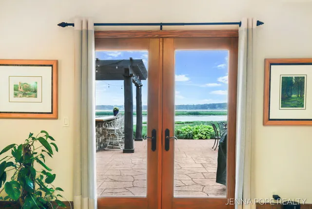 $1,199,900 | 15742 Grand Point Drive, Grand Haven, MI 49417