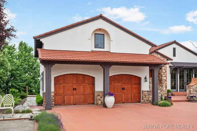 $1,199,900 | 15742 Grand Point Drive, Grand Haven, MI 49417