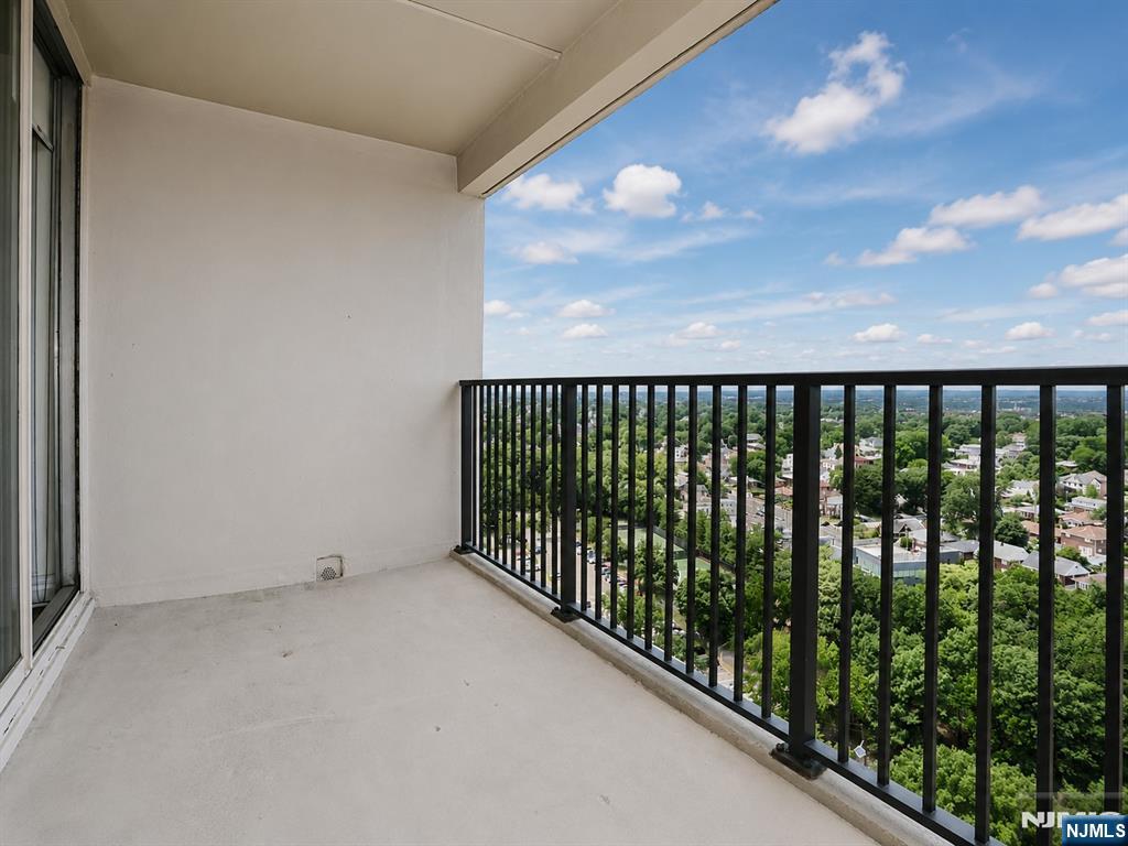 6 Horizon Road, Unit 1904 Fort Lee, NJ 07024 - Photo 7 of 50 Gallery Image 7
