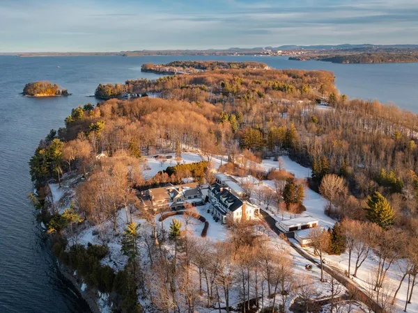 $1,030,000 | 345 Morgan Drive, Shelburne, VT 05482