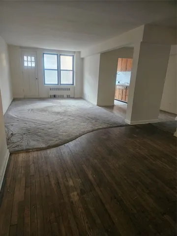 a view of empty room with window