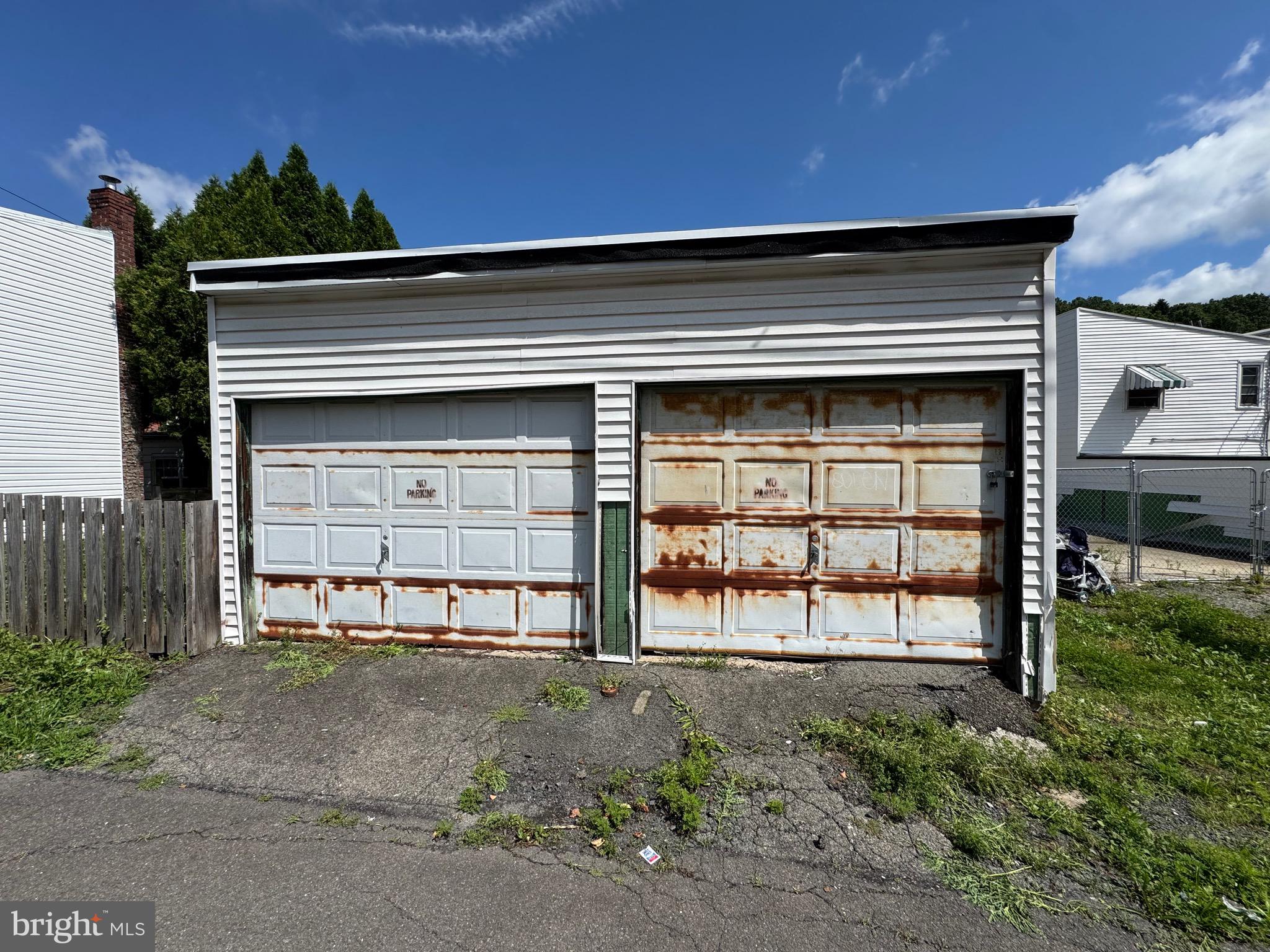 426 Centre Street Ashland, PA 17921 - Photo 7 of 78 a front view of a house with a garage