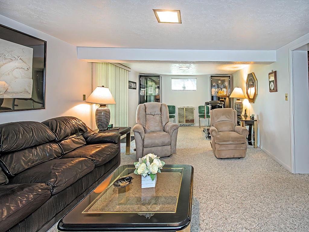 823 Rolling Rock Road Pittsburgh, PA 15234 - Photo 21 of 26 Gallery Image 21