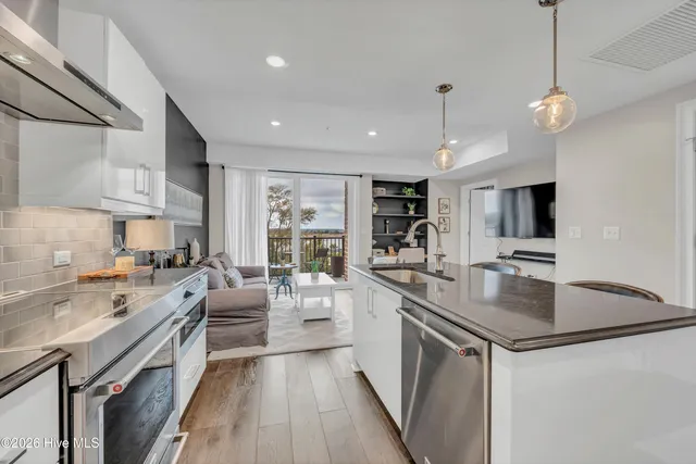 $449,000 | 10 Grace Street, Unit 403, Wilmington, NC 28401