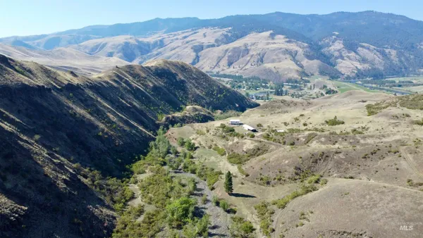 $899,900 | 252 Wingfield Lane, White Bird, ID 83554
