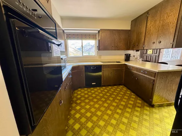 $899,900 | 252 Wingfield Lane, White Bird, ID 83554
