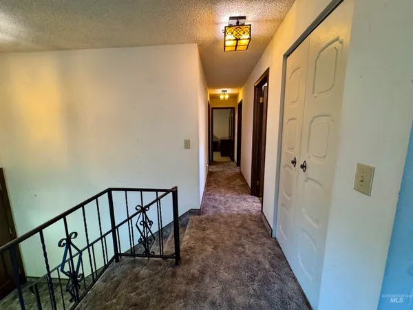 $899,900 | 252 Wingfield Lane, White Bird, ID 83554