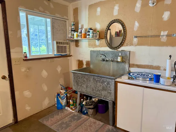 $899,900 | 252 Wingfield Lane, White Bird, ID 83554