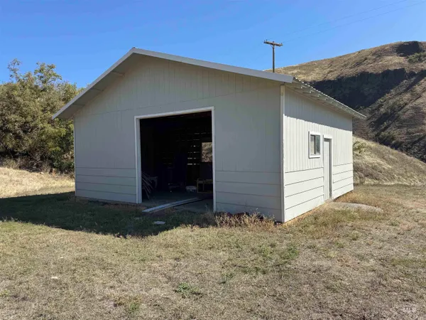 $899,900 | 252 Wingfield Lane, White Bird, ID 83554