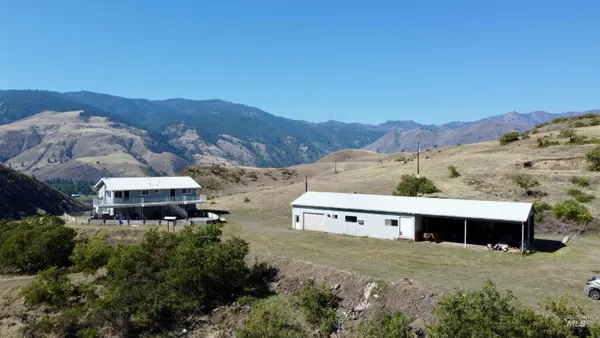 $899,900 | 252 Wingfield Lane, White Bird, ID 83554