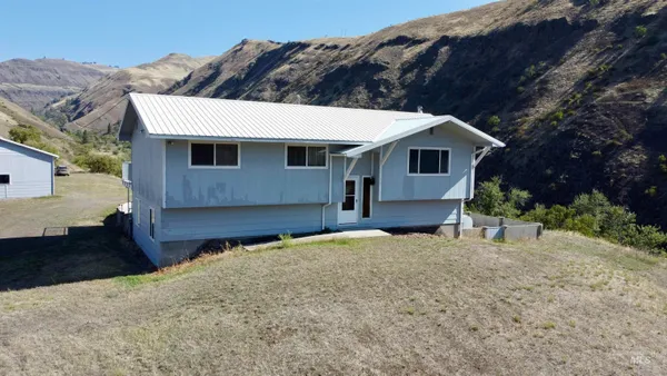 $899,900 | 252 Wingfield Lane, White Bird, ID 83554