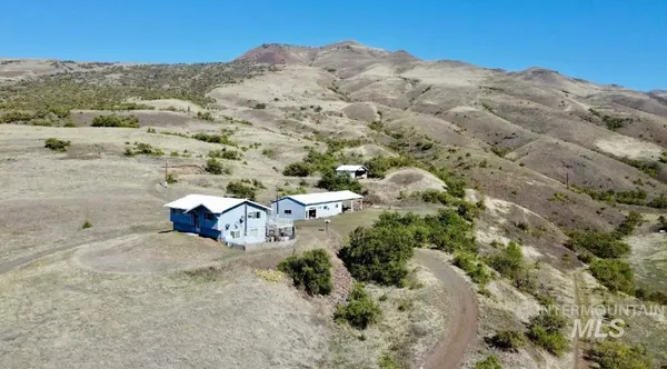 $899,900 | 252 Wingfield Lane, White Bird, ID 83554