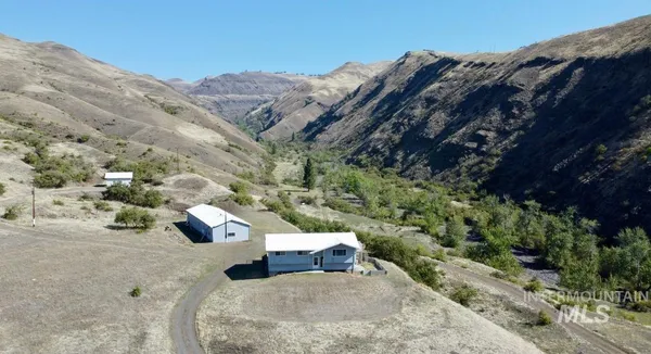 $899,900 | 252 Wingfield Lane, White Bird, ID 83554