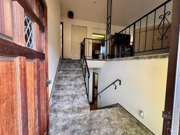 $899,900 | 252 Wingfield Lane, White Bird, ID 83554