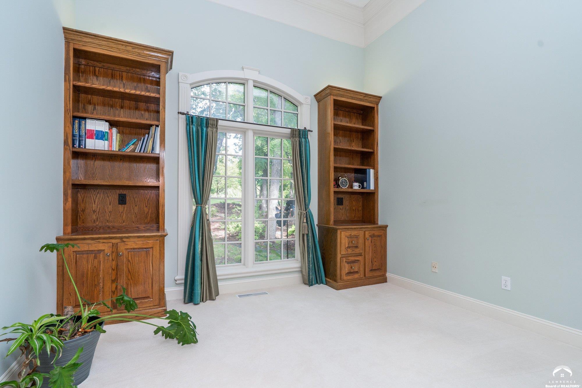 204 Fall Creek Road Lawrence, KS 66049 - Photo 15 of 86