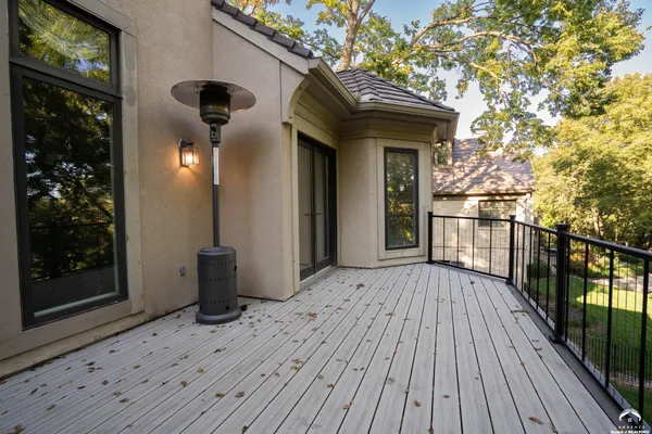$1,270,000 | 204 Fall Creek Road, Lawrence, KS 66049