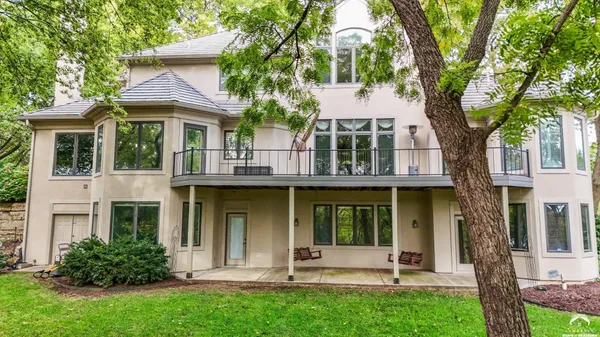 $1,270,000 | 204 Fall Creek Road, Lawrence, KS 66049