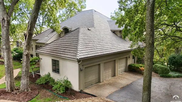 $1,270,000 | 204 Fall Creek Road, Lawrence, KS 66049