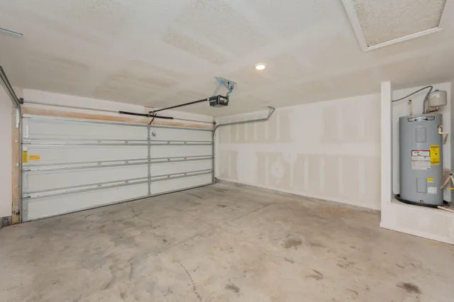 a view of a room with an empty space