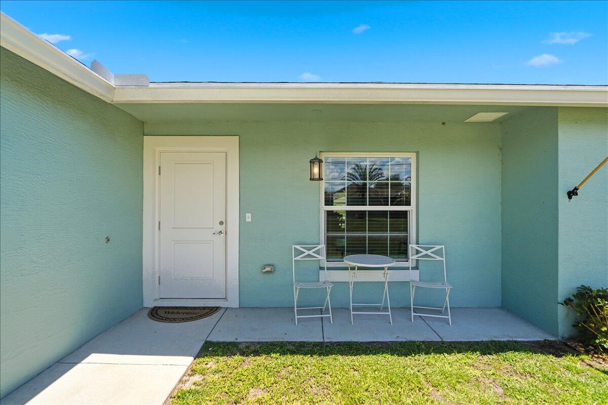2213 Southwest Salmon Road Port St. Lucie, FL 34953 - Photo 5 of 44 06-DSC3530
