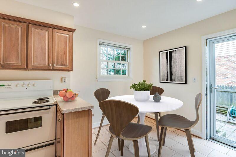 5715 Ogden Road Bethesda, MD 20816 - Photo 16 of 30 Kitchen; Table Space Virtual Staging