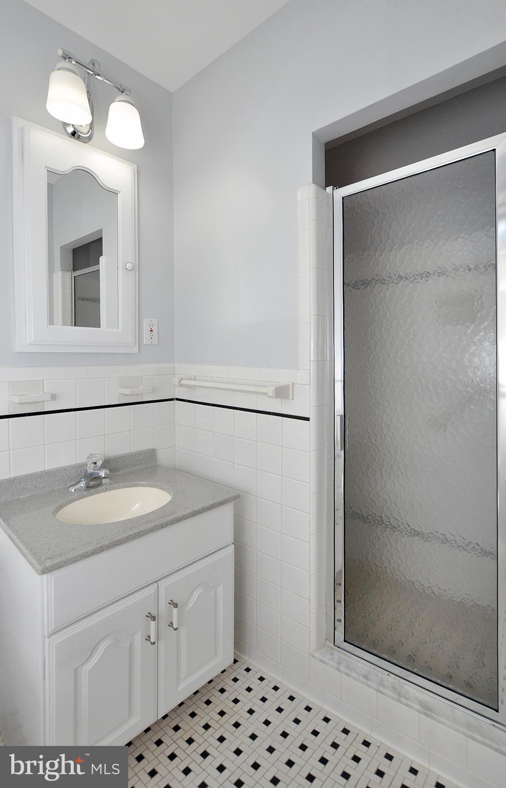 5715 Ogden Road Bethesda, MD 20816 - Photo 25 of 30 Bath (Master)