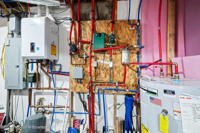 a view of living room with patio furniture and a garage