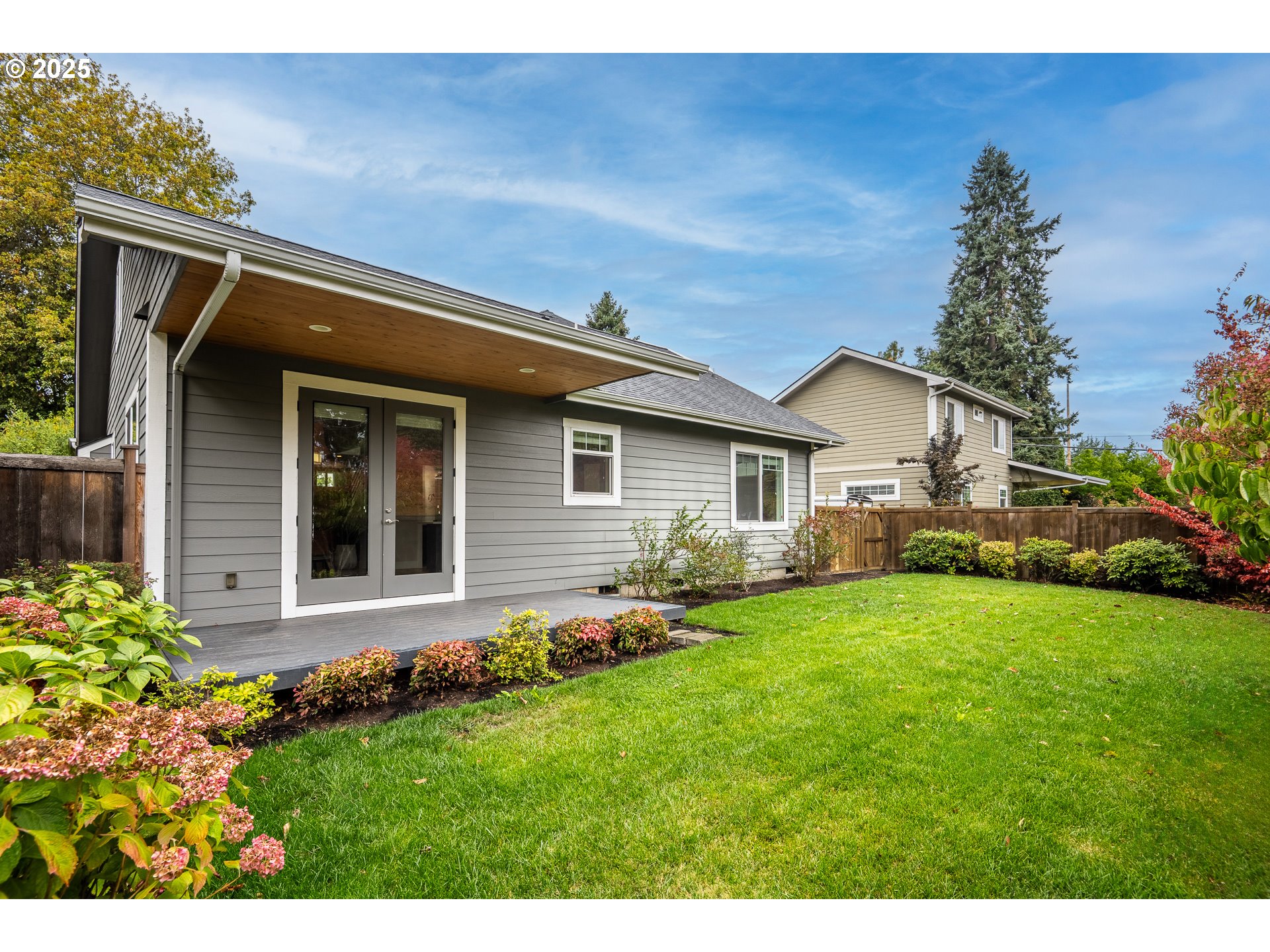 2355 Pioneer Pike Eugene, OR 97401 - Photo 3 of 29 a front view of house with yard and green space