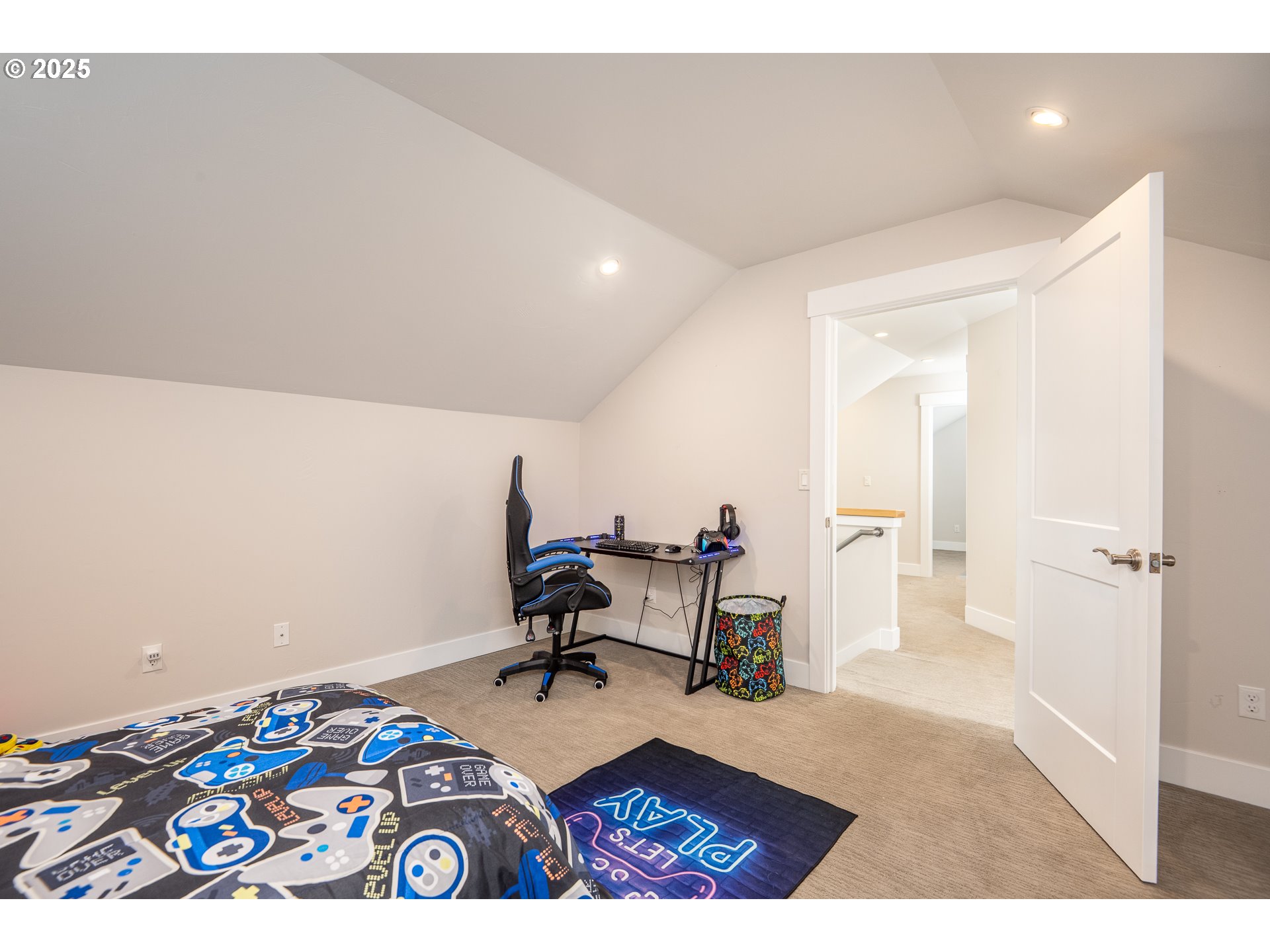 2355 Pioneer Pike Eugene, OR 97401 - Photo 5 of 29 a bedroom with a bed and a dresser