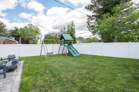 $1,285,000 | 10 Jeremy Avenue, Plainview, NY 11803