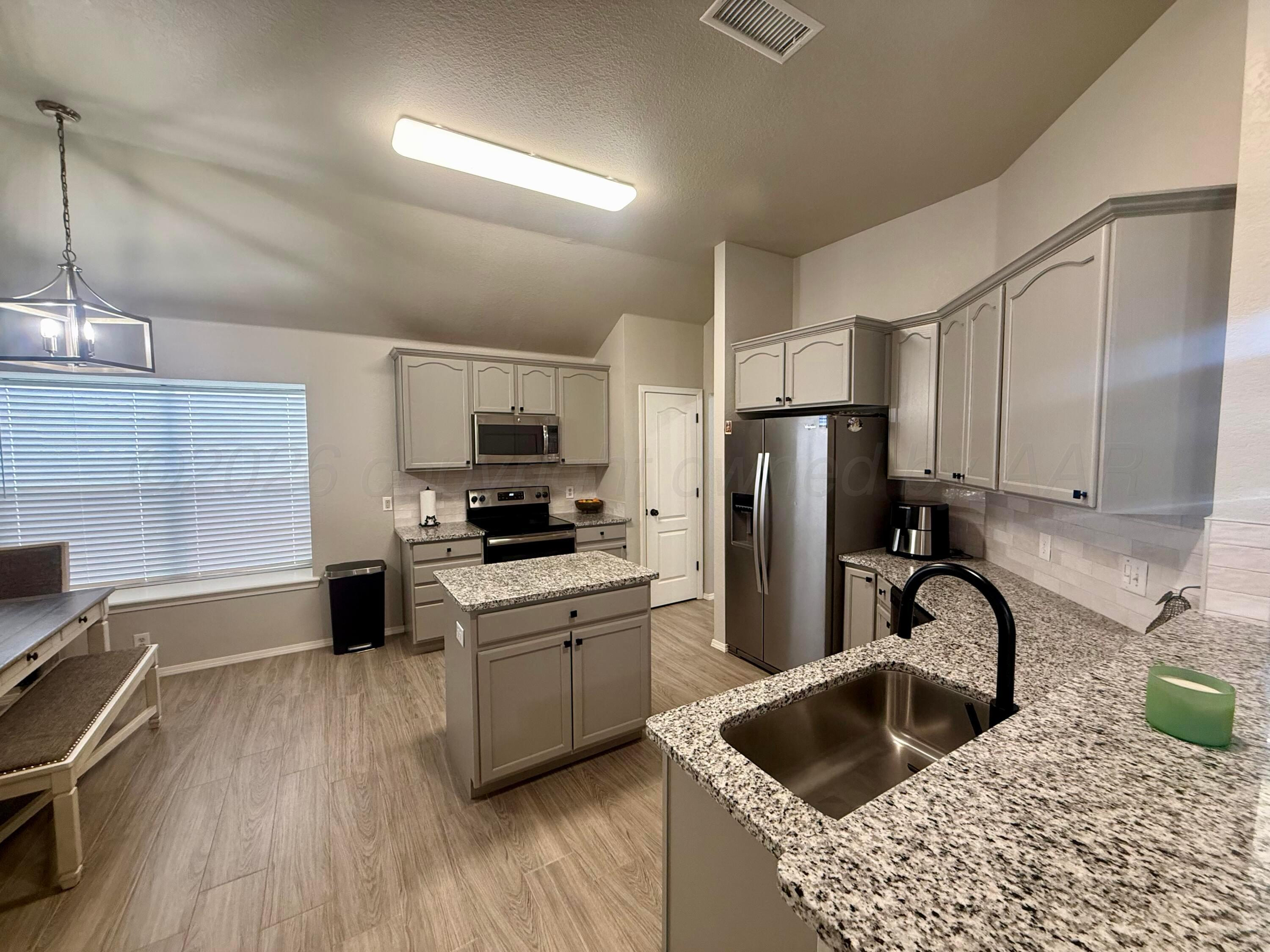 1007 Pagoda Drive Amarillo, TX 79110 - Photo 11 of 30 Kitchen