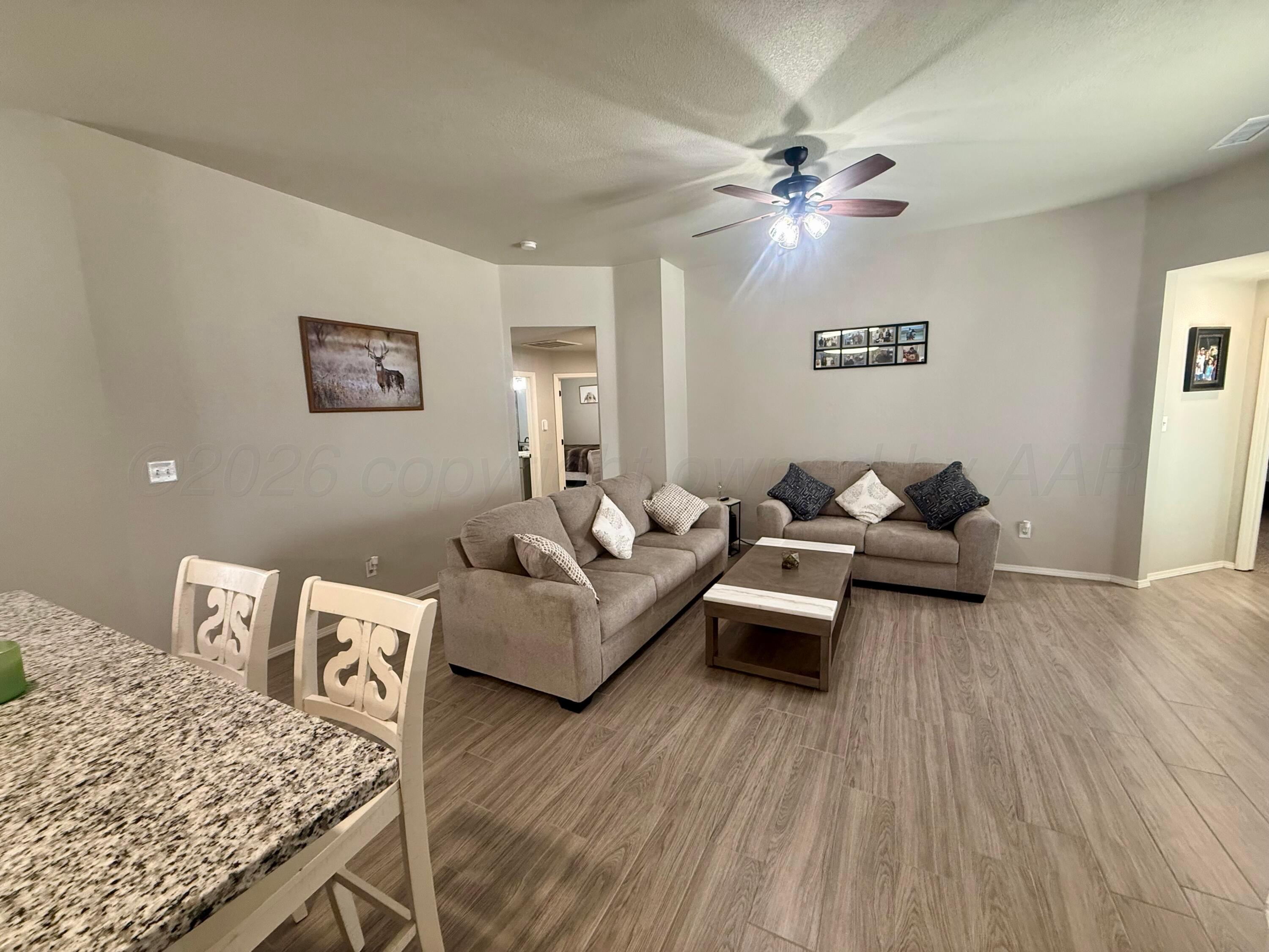 1007 Pagoda Drive Amarillo, TX 79110 - Photo 6 of 30 Living Room