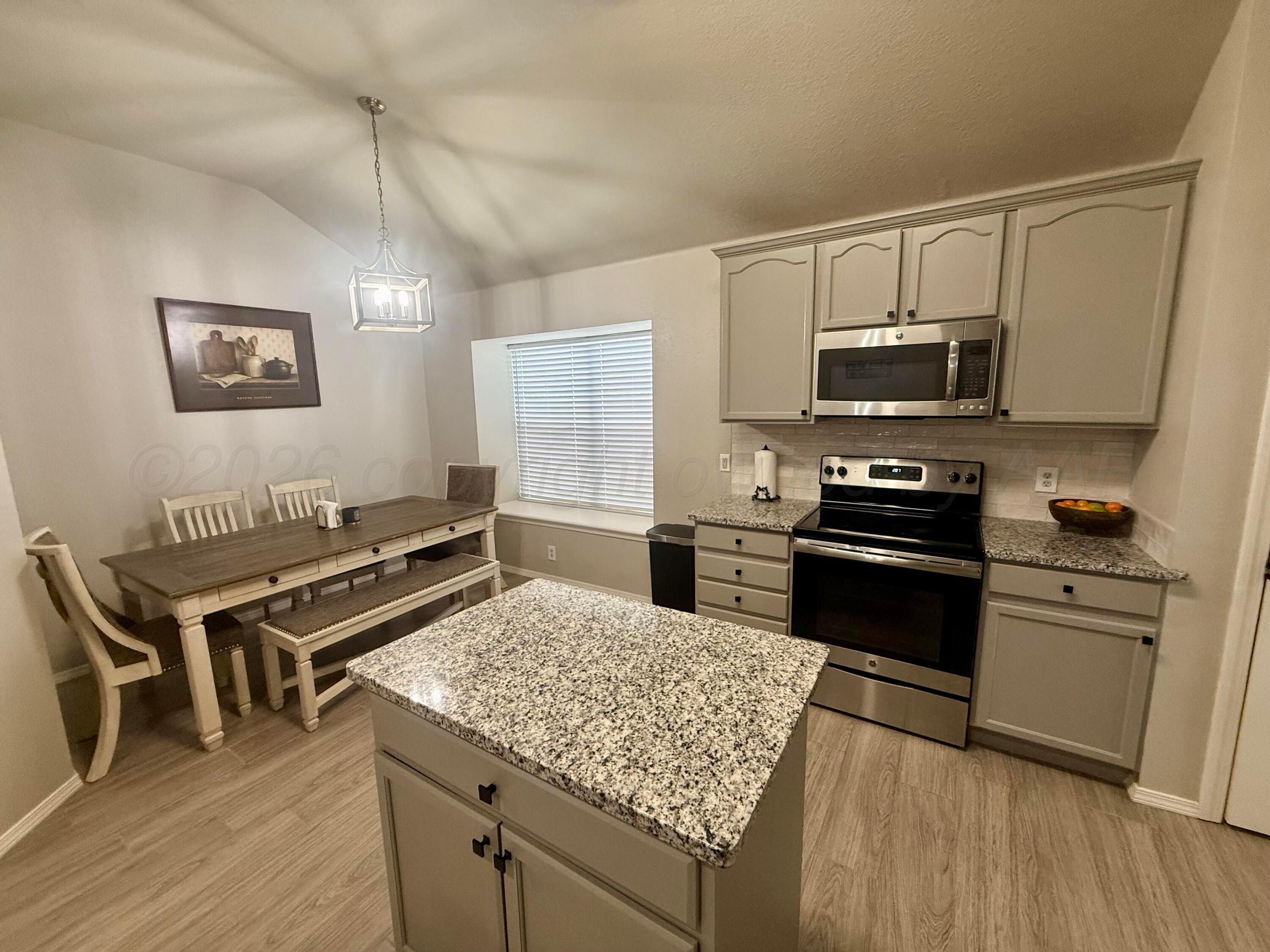 1007 Pagoda Drive Amarillo, TX 79110 - Photo 9 of 30 Kitchen