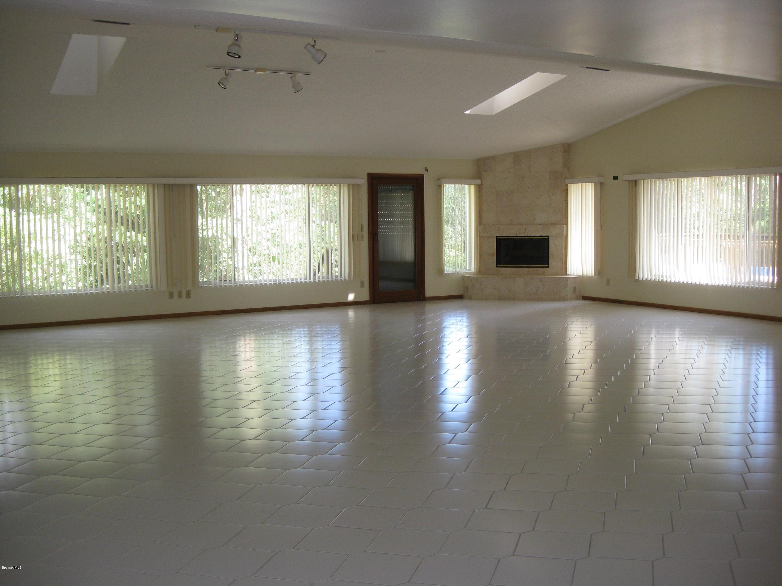 Spacious Great Room