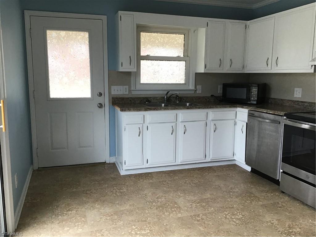 414 Red Barn Road Lexington, NC 27292 - Photo 11 of 26 Gallery Image 11