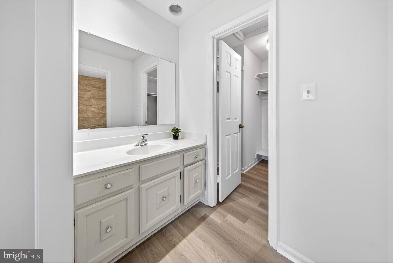 4867 Carriagepark Road Fairfax, VA 22032 - Photo 17 of 27 Gallery Image 17