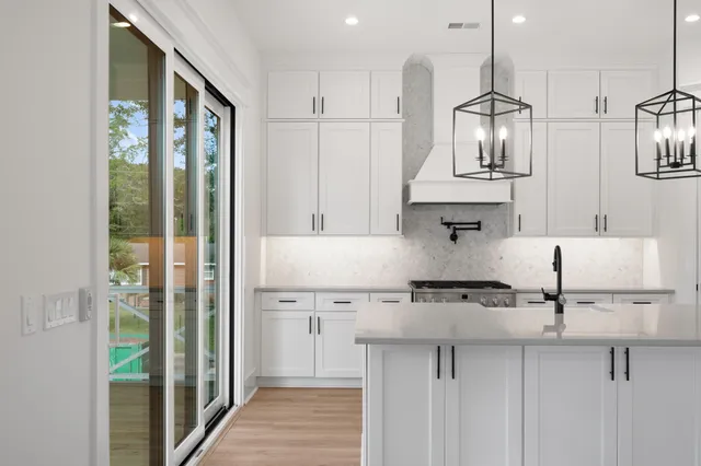 $865,000 | 1872 Arsburn Road, Charleston, SC 29412