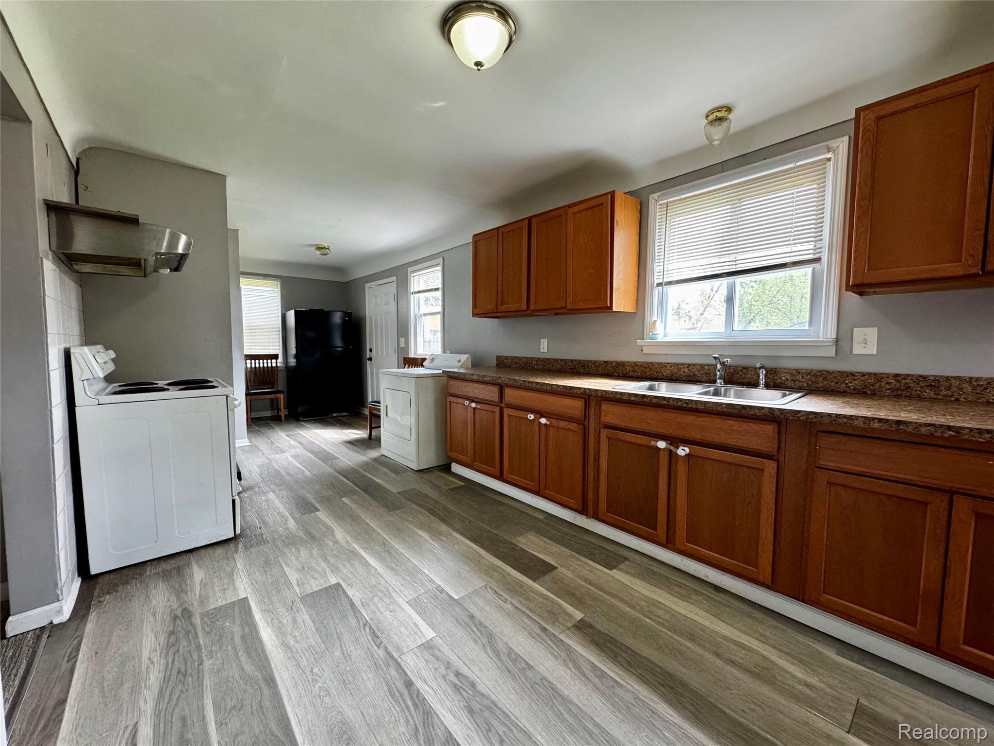 8045 Cadillac Avenue Warren, MI 48089 - Photo 13 of 21 IMG_0526.jpeg