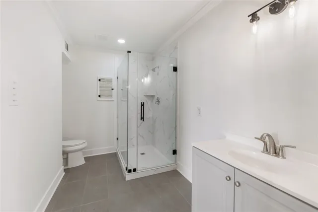 $2,700 | 5 Tiki Circle, Tiki Island, TX 77554