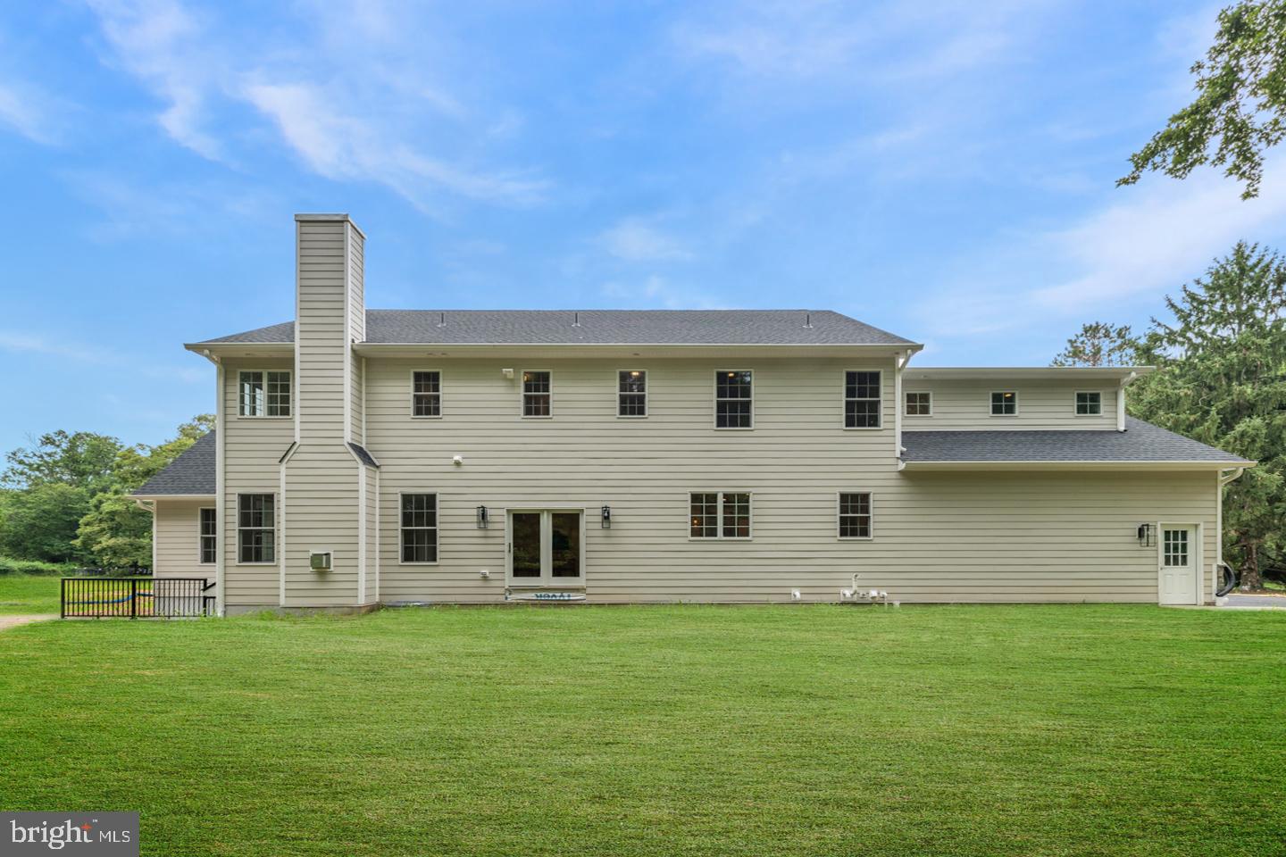 694 Cathcart Road Blue Bell, PA 19422 - Photo 3 of 50