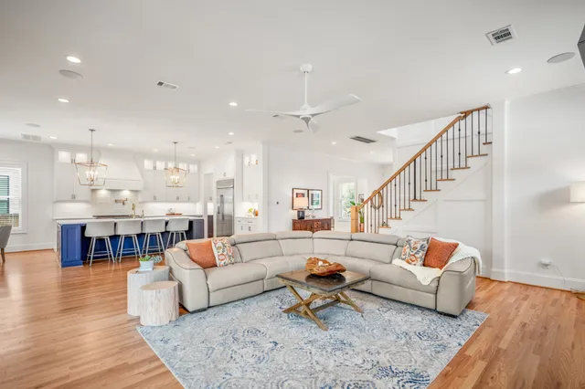 $1,795,000 | 319 East 26th Street, Houston, TX 77008