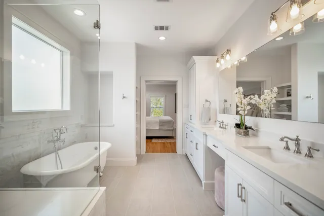 $1,795,000 | 319 East 26th Street, Houston, TX 77008