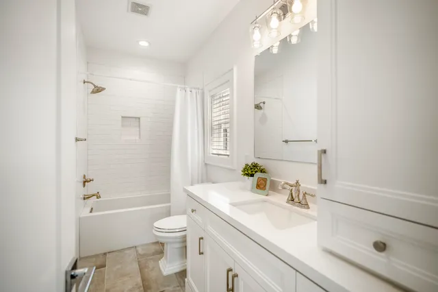 $1,795,000 | 319 East 26th Street, Houston, TX 77008