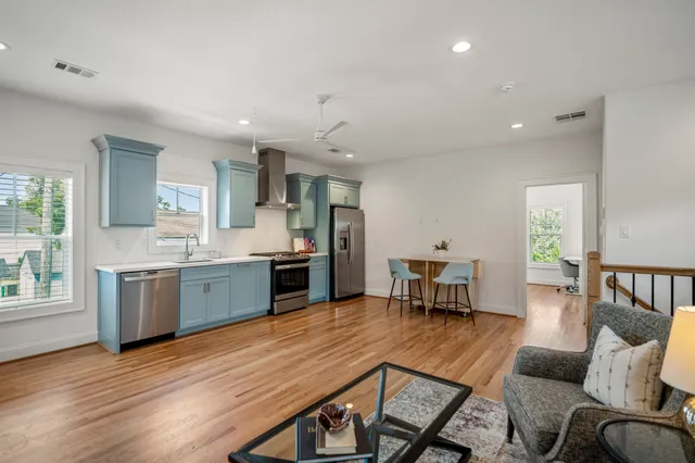 $1,795,000 | 319 East 26th Street, Houston, TX 77008