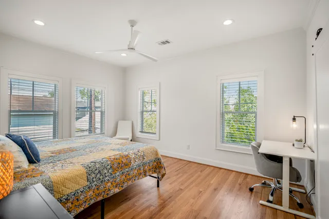 $1,795,000 | 319 East 26th Street, Houston, TX 77008