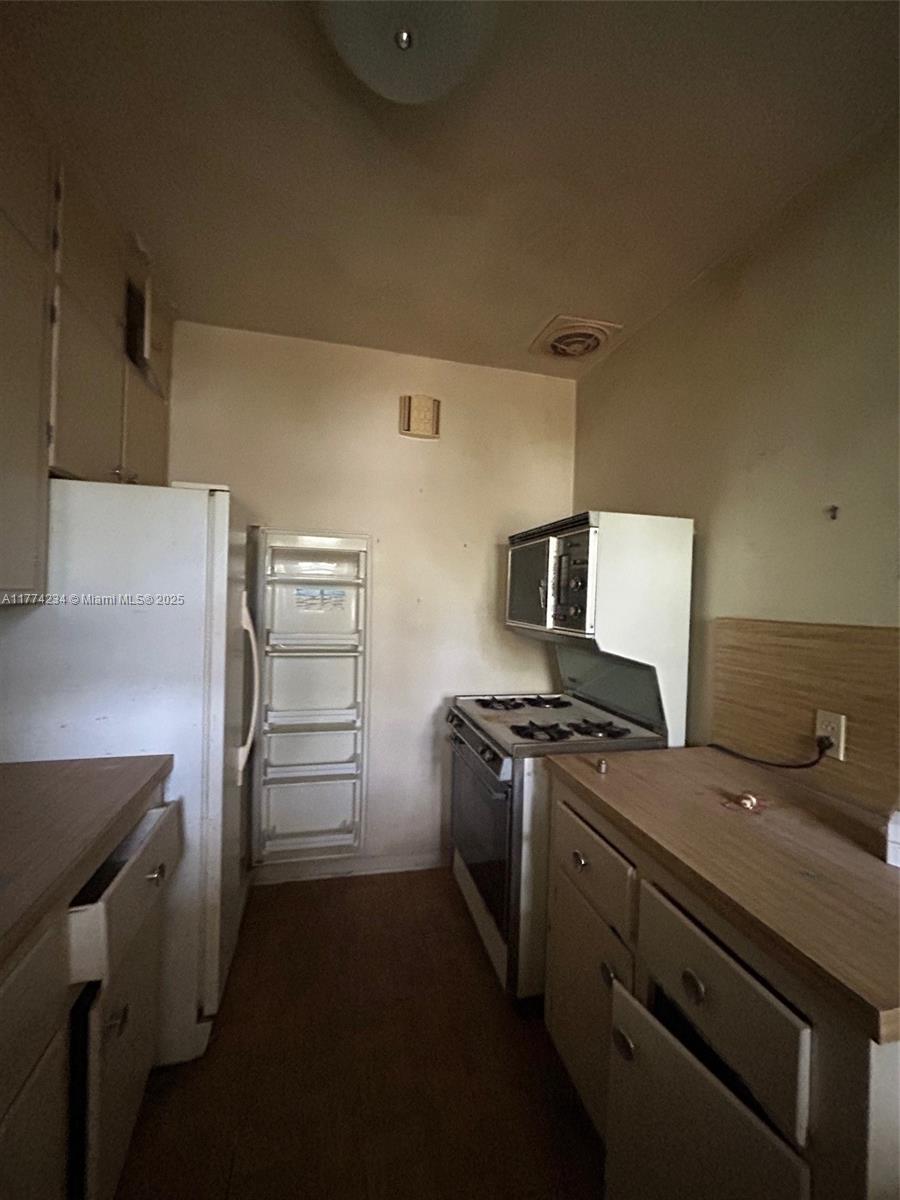 3401 Southwest 14th Street Miami, FL 33145 - Photo 18 of 20 Gallery Image 18